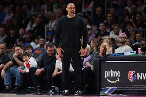 名记：雄鹿错过了交易字母最好的窗口 但文班崛起重塑了他的市场